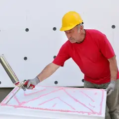 Jak skutecznie skleić styropian do styropianu - najlepsze kleje i porady