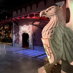 Mandoria: nowe atrakcje z orłem Aquila i kolejką górską.