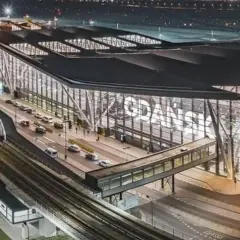Lotnisko Gdańsk ile przed odlotem? Sprawdź, by uniknąć stresu