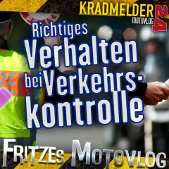 Polizei stoppt Verkehr. Ein Polizist hält ein Stoppschild. Ein Blutröhrchen liegt bereit. Infos zum Zeugnisverweigerungsrecht bei Blitzern.