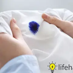 Jak usunąć plamę z atramentu z bluzy? Sprawdzone sposoby