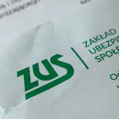 Czy pierwsza emerytura jest za cały miesiąc czy tylko częściowo?