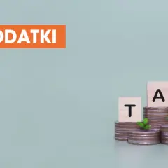 PODATKI ETF" i monety z literami "TAX" symbolizują podstawę opodatkowania inwestycji.