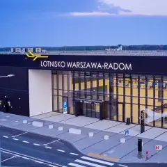 Lotnisko Radom: Połączenia, dojazd, terminal czy to lotnisko dla Ciebie?