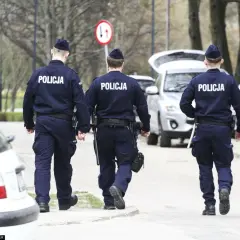 Ile wynosi emerytura policjanta po 25 latach pracy? Sprawdź szczegóły.
