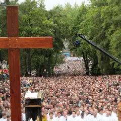 Co to jest kościół? Zrozumienie jego znaczenia i roli w życiu