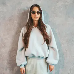 Bluzę czy bluze? Poprawna pisownia w modzie i online.