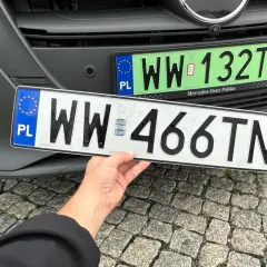 Ile kosztuje przerejestrowanie auta 2026? Pełny cennik i kary!