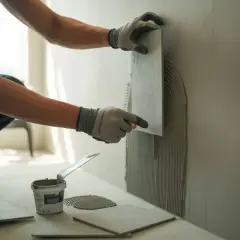 Jak układać kamień dekoracyjny betonowy? Poradnik krok po kroku