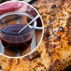 Soczysty schab z grilla, polany ciemnym sosem BBQ. Idealny na letnie wieczory.