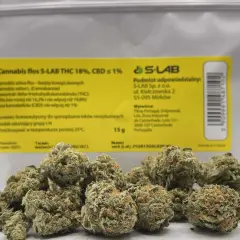 Suszone kwiaty konopi S-LAB THC 18% CBD ≤1% na tle opakowania.