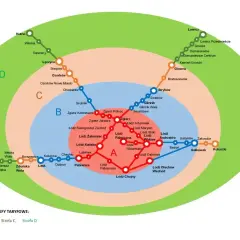 Mapa stref taryfowych dla biletu samorządowego, pokazująca linie kolejowe i przystanki wokół Łodzi.