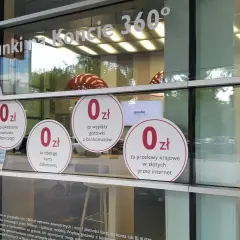 Millennium Karta 360°: 0 zł za wypłaty gotówki w oddziale, przelewy i obsługę karty. Komfortowe warunki dla Ciebie.