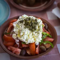 Feta do sałatki greckiej: Wybierz PDO i smakuj jak w Grecji!