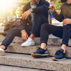 Co pasuje do czarnych spodni męskich? Odkryj sekrety stylu!