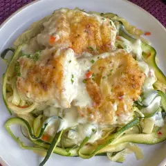Zdrowy dorsz na spaghetti z cukinii - prosty przepis na obiad
