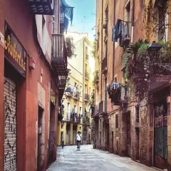 Barcelona: Gdzie spać? Dzielnice na każdą kieszeń i styl