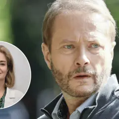 Kto grał Karola Kosowskiego w M jak miłość? Na zdjęciu widzimy aktora, który wcielił się w tę rolę, oraz lekarkę.