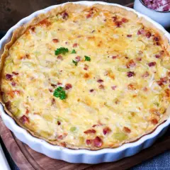 Herzhafte Quiche mit Lauch und Speck, ein köstliches Rezept für jeden Anlass.
