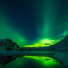 Aurora nad Islandią. Czy do Islandii potrzebny jest paszport? Tak, ale widok zorzy jest bezcenny.