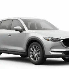 Srebrna Mazda CX-5 na białym tle. Sprawdź aktualną mazda cx-5 cena i wybierz swój wymarzony SUV.