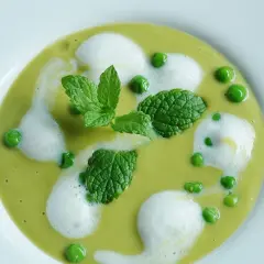 Ile kcal ma zupa grochowa? Sprawdź, co naprawdę zawiera!