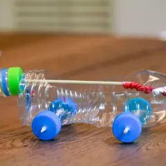 Jak zrobić zabawkę z recyklingu? Pomysły i instrukcje DIY