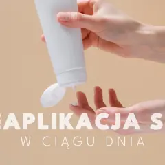 Dłonie aplikują krem z filtrem. Pamiętaj o reaplikacji SPF w ciągu dnia dla ochrony skóry.
