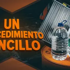 Radiador de coche, botellas de agua y productos de limpieza. Aprende como limpiar el radiador de un coche fácilmente.
