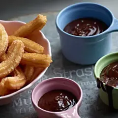Jak się wymawia churros? Odkryj poprawną wymowę w polskim i hiszpańskim