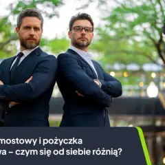 Dwóch mężczyzn w garniturach, gotowych pomóc w uzyskaniu pożyczki pomostowej.