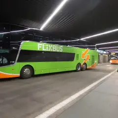 Polski Bus Praga: Gdzie wysiądziesz? Flixbus Florenc i wskazówki!