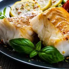 Ryby na cholesterol: Które wybrać i jak je przygotować zdrowo?