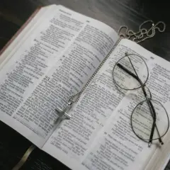 Buddyzm: Czy ma "Biblię"? Poznaj jego święte pisma.