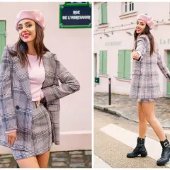 Kobieta w różowym beretce i kraciastej marynarce z spódniczką, prezentująca styl preppy damski.