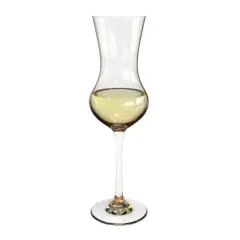 Grappa napój: odkryj różnice między alkoholem a wersjami bezalkoholowymi