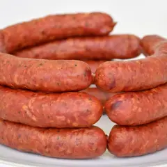 Ile kosztuje kilogram kiełbasy z dzika? Ceny, które zaskakują