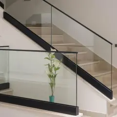 Szklane Balustrady Schodowe: Bezpieczeństwo i Elegancja w Jednym