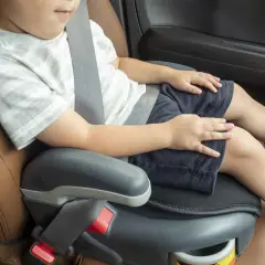 Kiedy dziecko może jechać z przodu? Wzrost, fotelik, airbag!