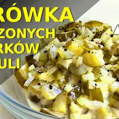 Jak zrobić surówkę z kiszonych ogórków w 10 minut – prosta i zdrowa sałatka
