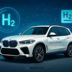 Biały BMW iX5 z napisem "BMW HYDROGEN" i symbolem H₂. Przyszłość motoryzacji na wodór.