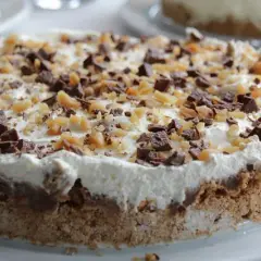 Jak przykleić posypkę do ciastek, by uniknąć ich zsuwania się