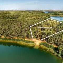 Pola namiotowe nad jeziorem Kujawsko-Pomorskie – idealne na wypoczynek