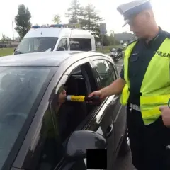 Czy badanie alkomatem na policji jest darmowe? Poznaj szczegóły!