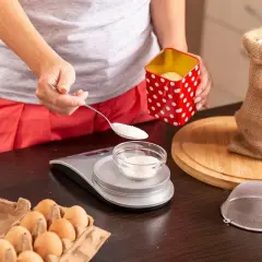 100 gramów na łyżeczki? Precyzyjny przelicznik dla każdego produktu!