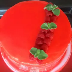 Jak zrobić idealną mirror glaze bez glukozy? Poznaj zamienniki