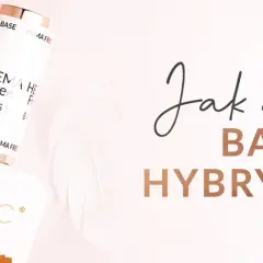 Dwa białe słoiczki z bazą do paznokci, pióra i napis "Jak dobrać bazę hybrydową".