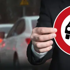 Divieto di circolazione per auto diesel Euro 2. Traffico bloccato, auto ferme in coda.