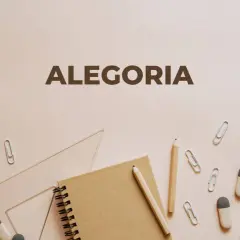 Szkolne przybory, jak ołówki i linijki, tworzą tło dla napisu "ALEGORIA". To wizualna alegoria nauki i kreatywności.