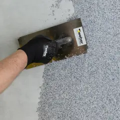 Tynk mozaikowy na klatce schodowej: DIY poradnik krok po kroku